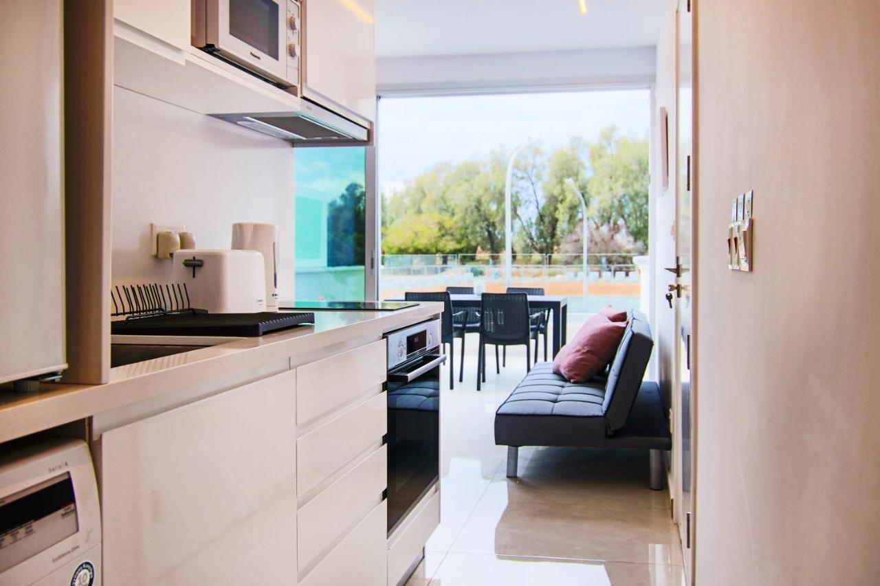 Ferienwohnung Phaedrus Living - Seaside Luxury Flat Harbour 109 Paphos Exterior foto
